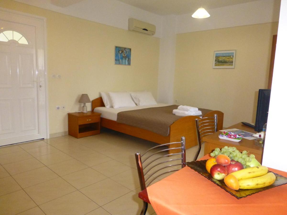 Pavloudis Apartments Psakoudia Bagian luar foto